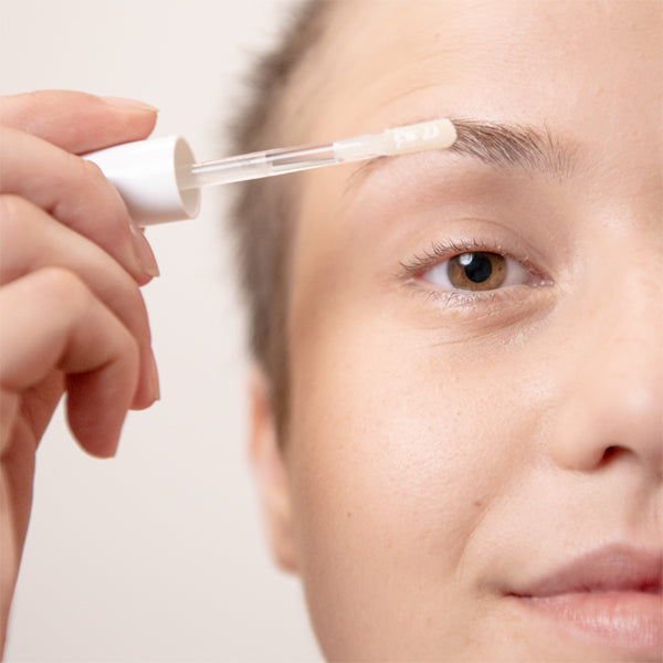 Augenbrauen- und Wimpernserum